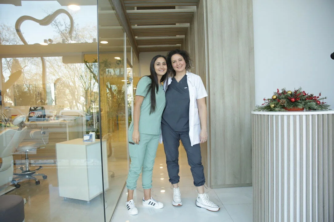 İmplant tedavisi sonrası gülüş